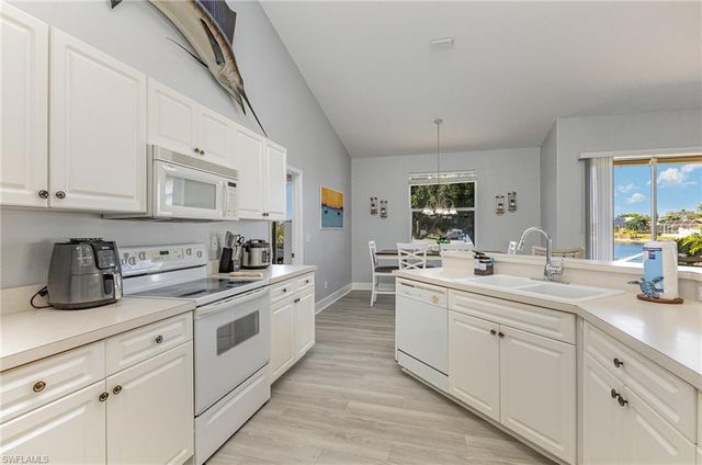 532 W Archer PKWY, Cape Coral, FL 33904