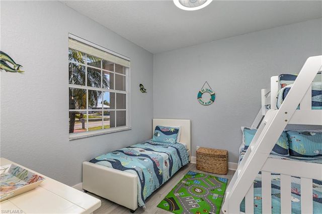 532 W Archer PKWY, Cape Coral, FL 33904