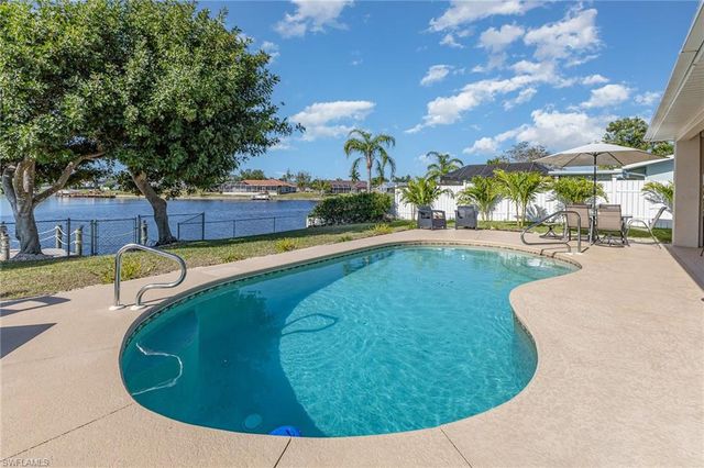 532 W Archer PKWY, Cape Coral, FL 33904