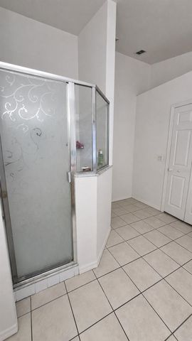 121 S ROMA WAY, Kissimmee, FL 34746