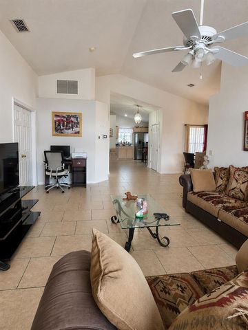 121 S ROMA WAY, Kissimmee, FL 34746