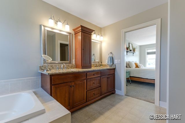 2639 Hawthorne Court, Jenison, MI 49428