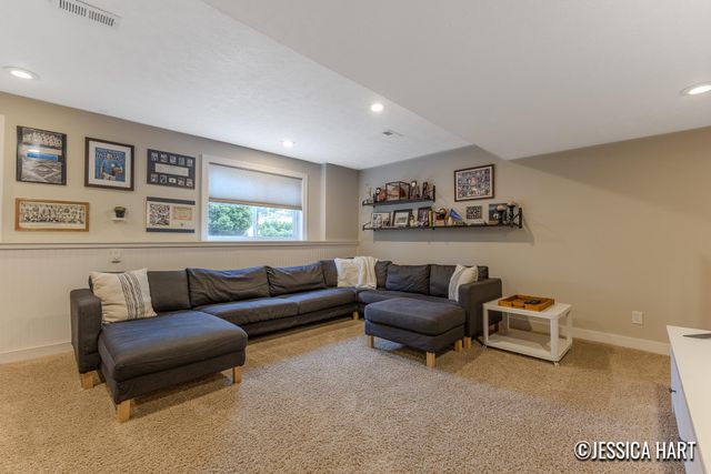 2639 Hawthorne Court, Jenison, MI 49428