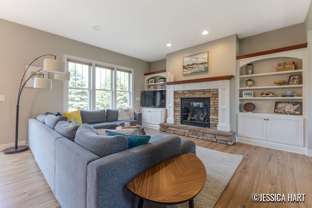 2639 Hawthorne Court, Jenison, MI 49428