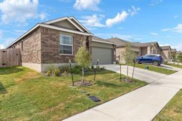 211 Camargue DR, Hutto, TX 78634