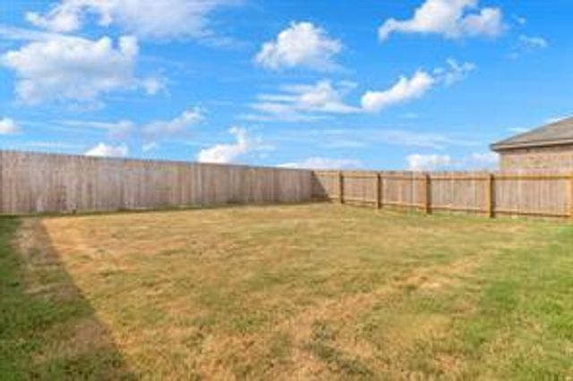211 Camargue DR, Hutto, TX 78634