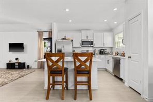 211 Camargue DR, Hutto, TX 78634