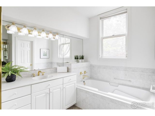 910 Kalmia Ave, Boulder, CO 80304