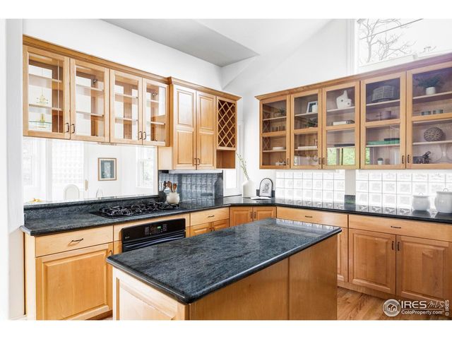 910 Kalmia Ave, Boulder, CO 80304