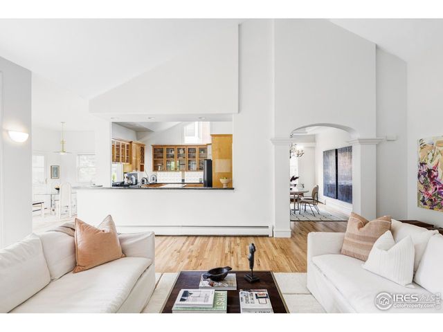 910 Kalmia Ave, Boulder, CO 80304