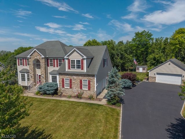 413 N Prospect St, Lopatcong Twp., NJ 08865