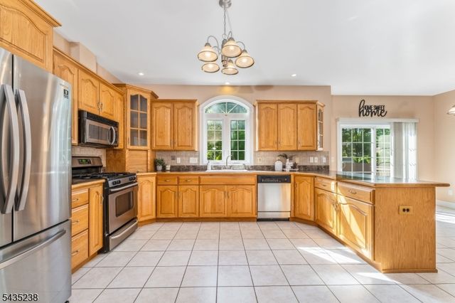 413 N Prospect St, Lopatcong Twp., NJ 08865