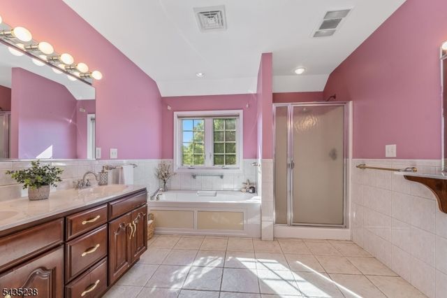413 N Prospect St, Lopatcong Twp., NJ 08865