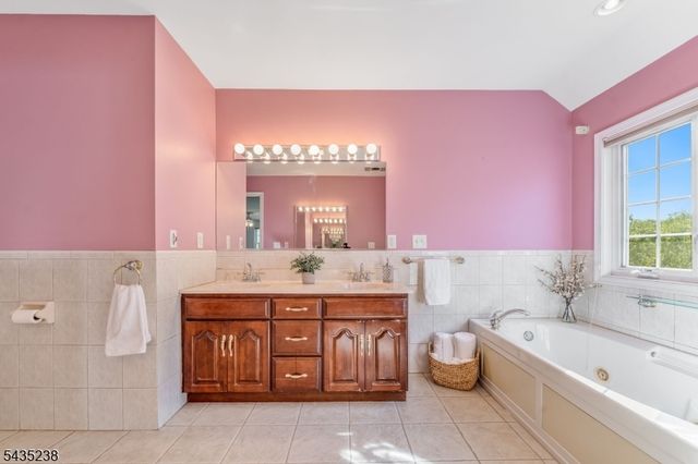 413 N Prospect St, Lopatcong Twp., NJ 08865