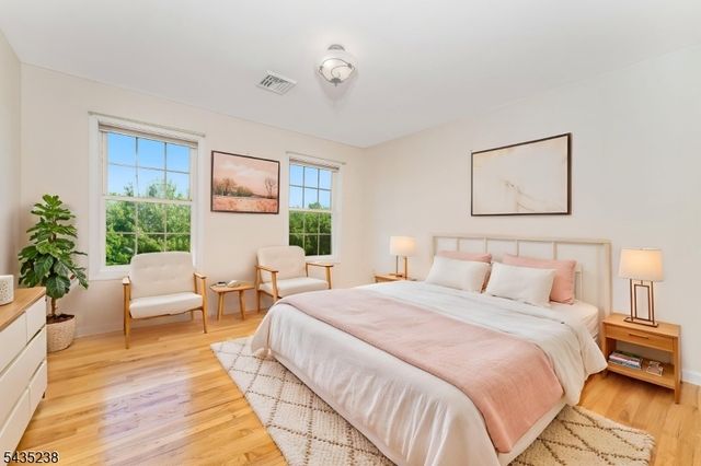 413 N Prospect St, Lopatcong Twp., NJ 08865