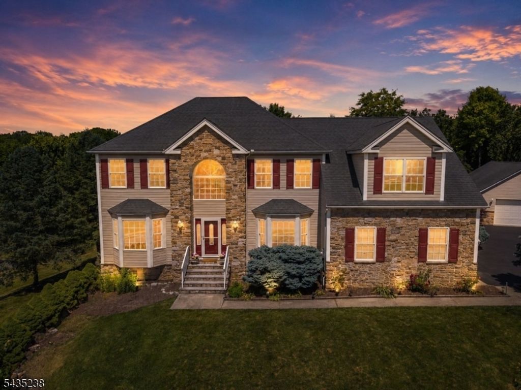 413 N Prospect St, Lopatcong Twp., NJ 08865