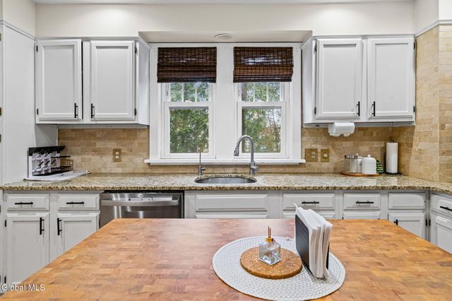 1002 Fort Hunter Road, Rotterdam, NY 12303