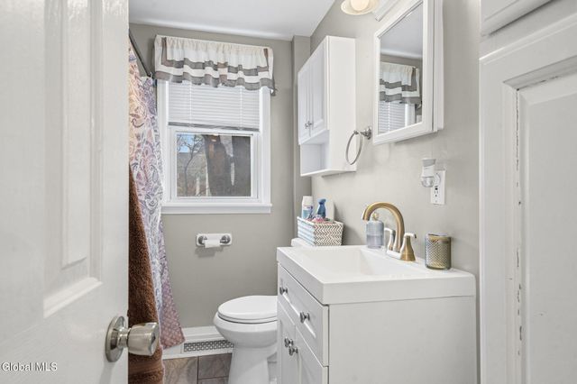 1002 Fort Hunter Road, Rotterdam, NY 12303