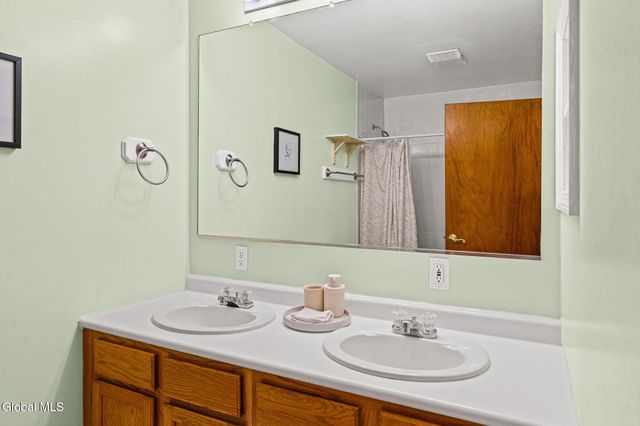 1002 Fort Hunter Road, Rotterdam, NY 12303