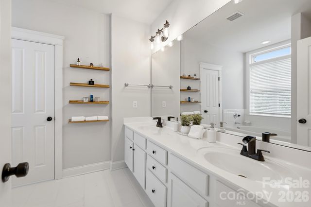 7337 Cascading Pines Drive, Tega Cay, SC 29708