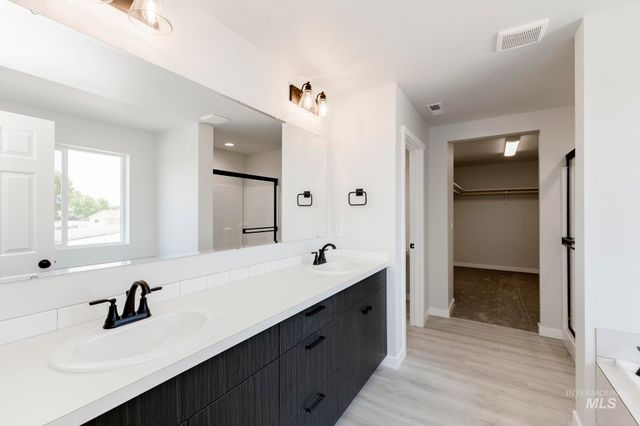 1196 W Pack River Dr, Meridian, ID 83642
