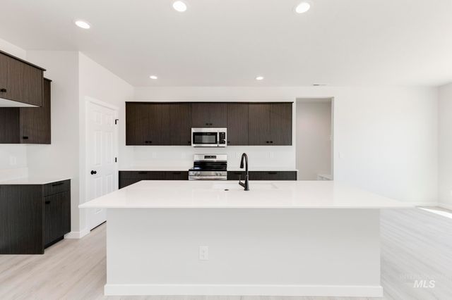 1196 W Pack River Dr, Meridian, ID 83642