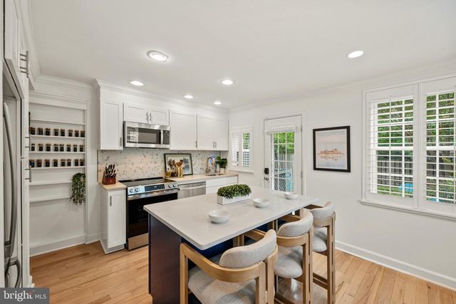 4686 34TH ST S, Arlington, VA 22206