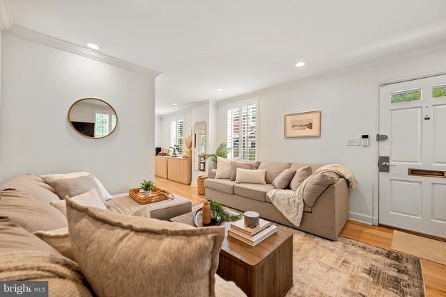4686 34TH ST S, Arlington, VA 22206
