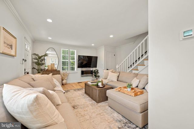 4686 34TH ST S, Arlington, VA 22206