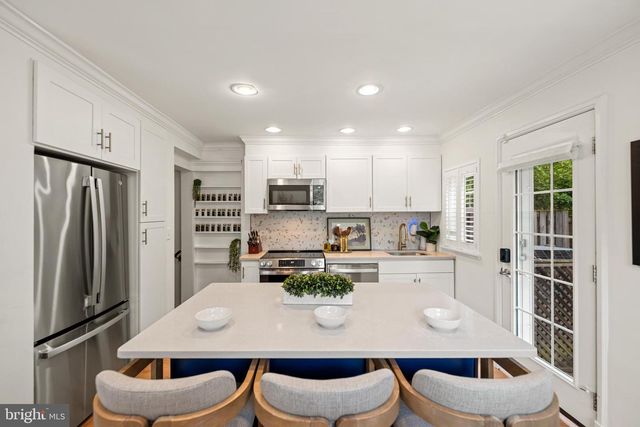 4686 34TH ST S, Arlington, VA 22206