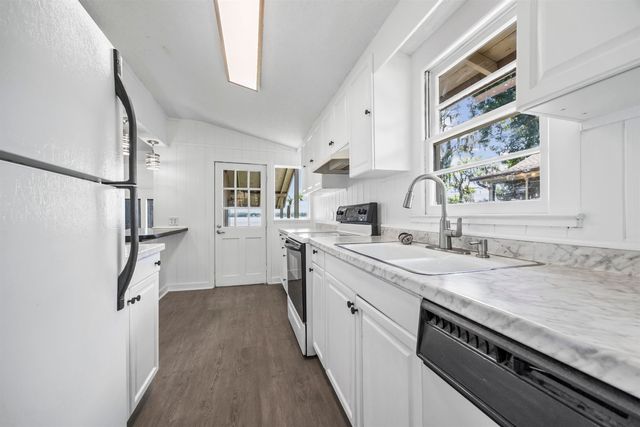 1055 NE Cherry Lake Circle, Madison, FL 32340