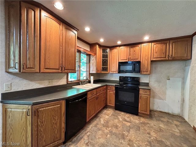 443 Lansing Road, Akron, OH 44312