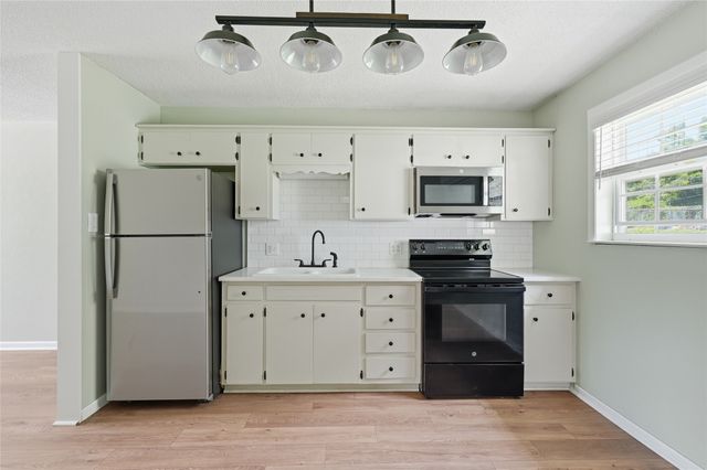 815 W Hull Street, Denison, TX 75020