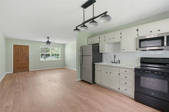 815 W Hull Street, Denison, TX 75020