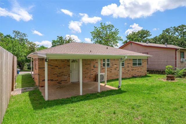 815 W Hull Street, Denison, TX 75020