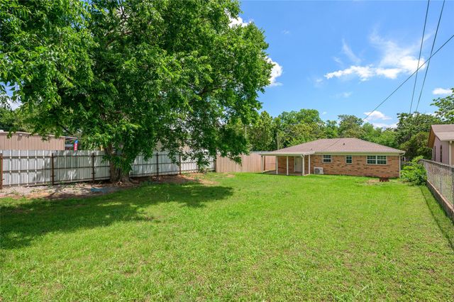 815 W Hull Street, Denison, TX 75020