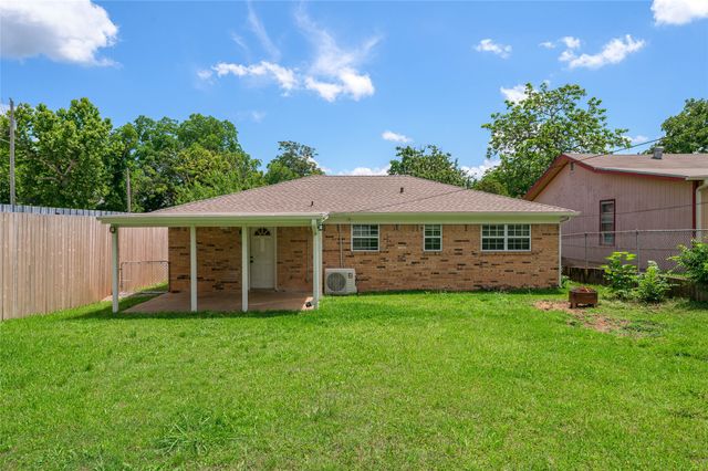 815 W Hull Street, Denison, TX 75020