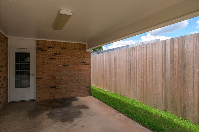 815 W Hull Street, Denison, TX 75020