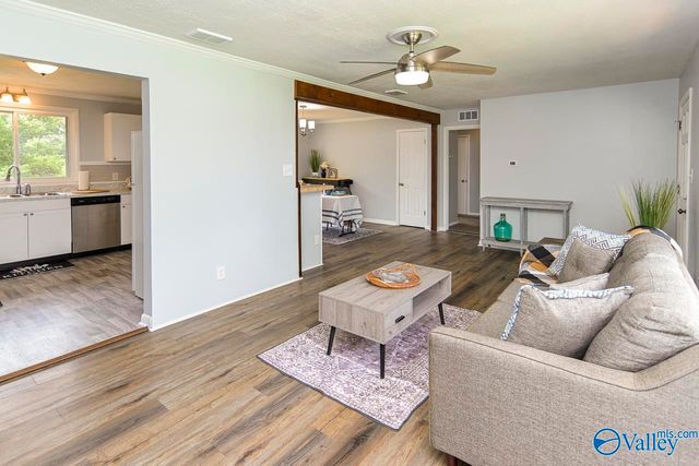 4019 McClain Lane NW, Huntsville, AL 35810