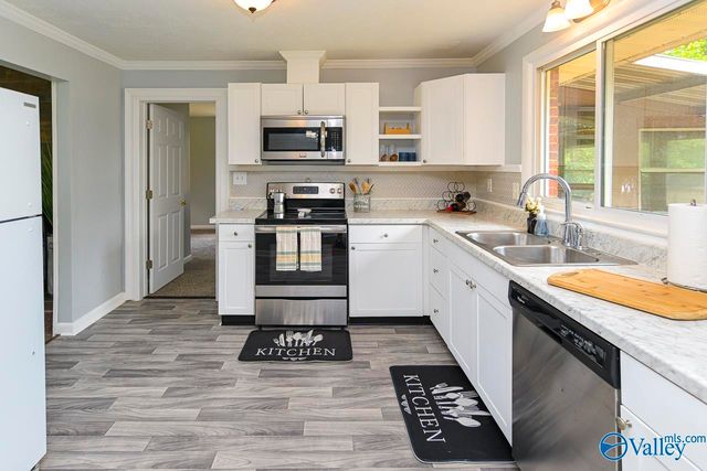 4019 McClain Lane NW, Huntsville, AL 35810