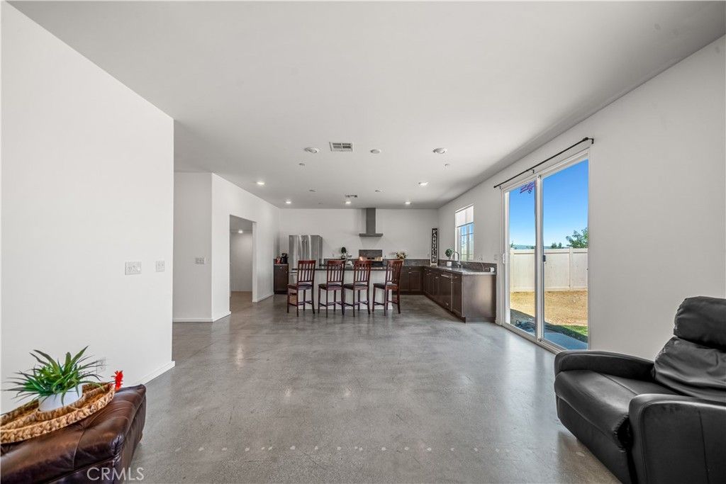 Image 15 of property listing at 1100 Little Leaf, Calimesa, CA 92320
