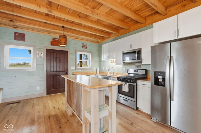 2207 S County Road 1100 E, Coatesville, IN 46121