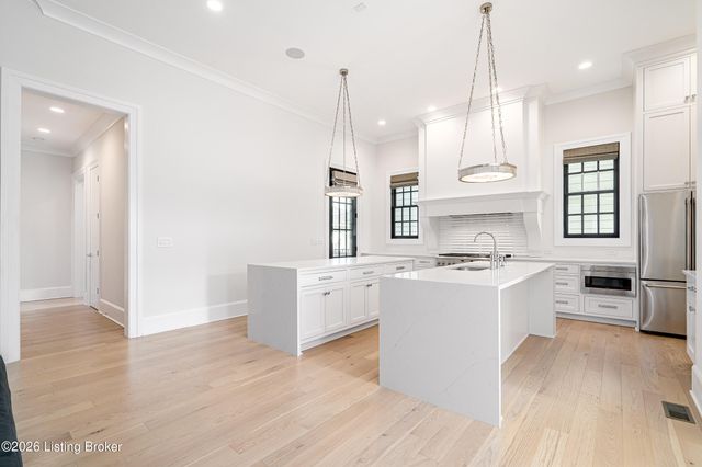 10934 Monkshood Dr, Prospect, KY 40059