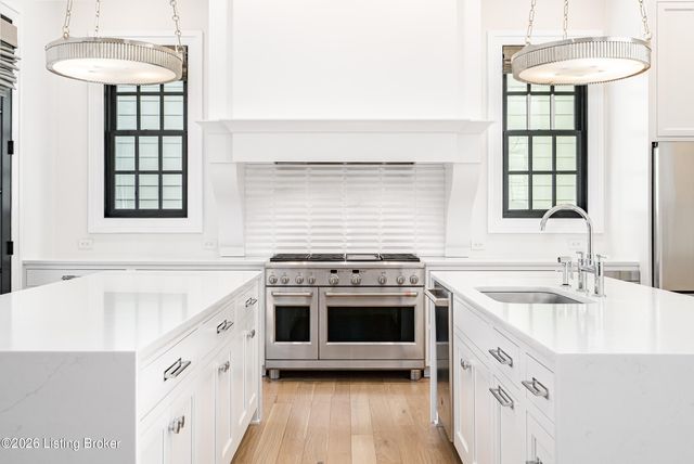 10934 Monkshood Dr, Prospect, KY 40059