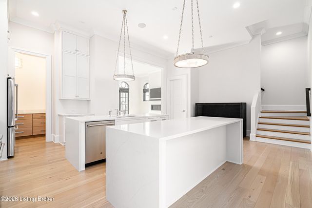 10934 Monkshood Dr, Prospect, KY 40059