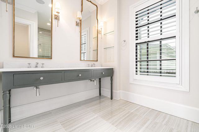 10934 Monkshood Dr, Prospect, KY 40059