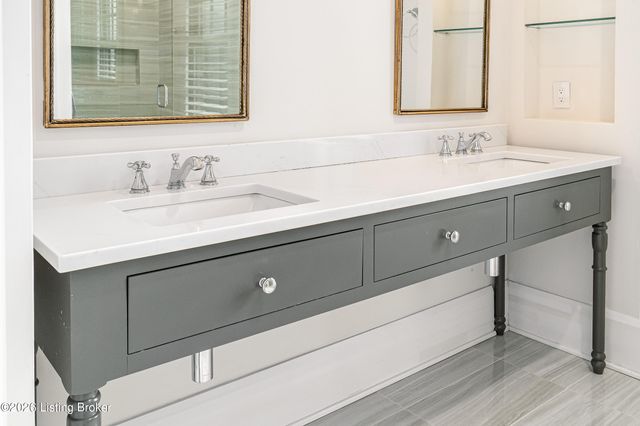 10934 Monkshood Dr, Prospect, KY 40059