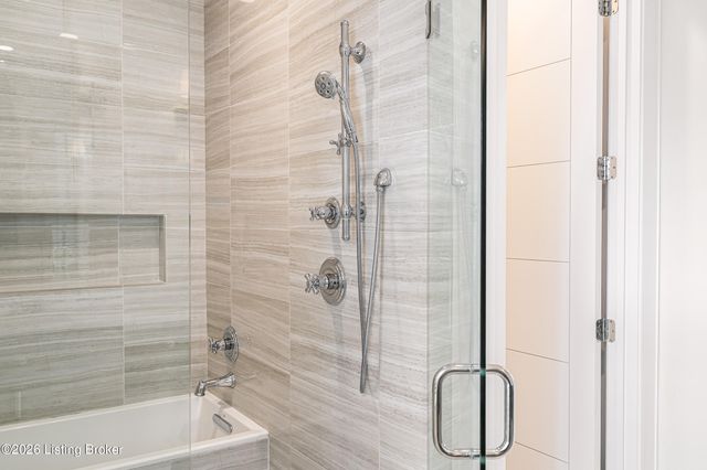 10934 Monkshood Dr, Prospect, KY 40059