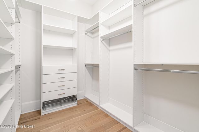 10934 Monkshood Dr, Prospect, KY 40059