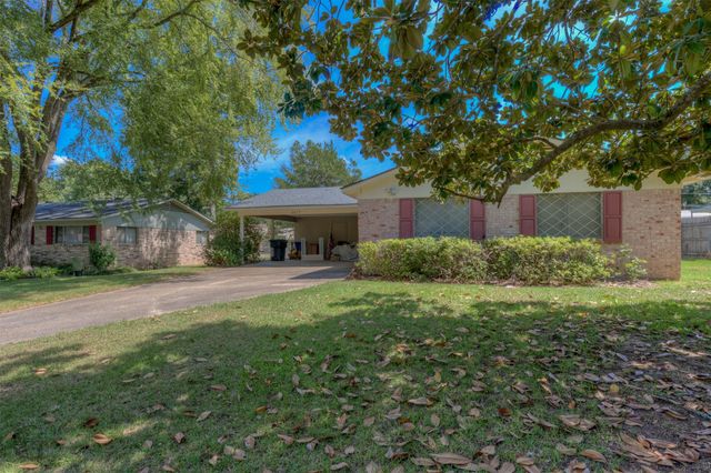 9477 Boxwood Drive, Shreveport, LA 71118